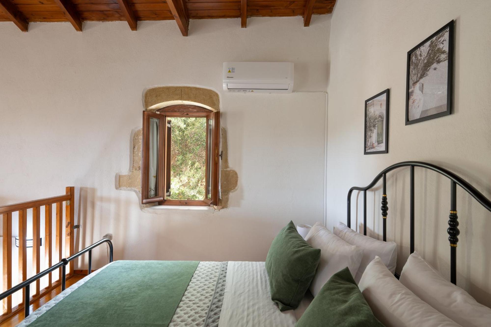 Liofito Village House Pemonia Bagian luar foto