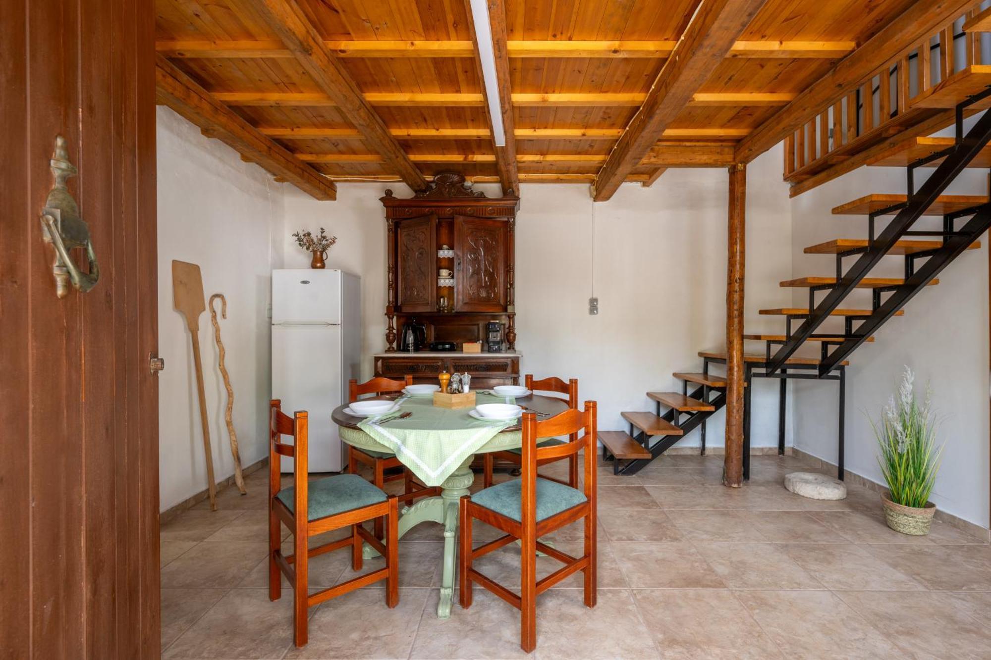 Liofito Village House Pemonia Bagian luar foto