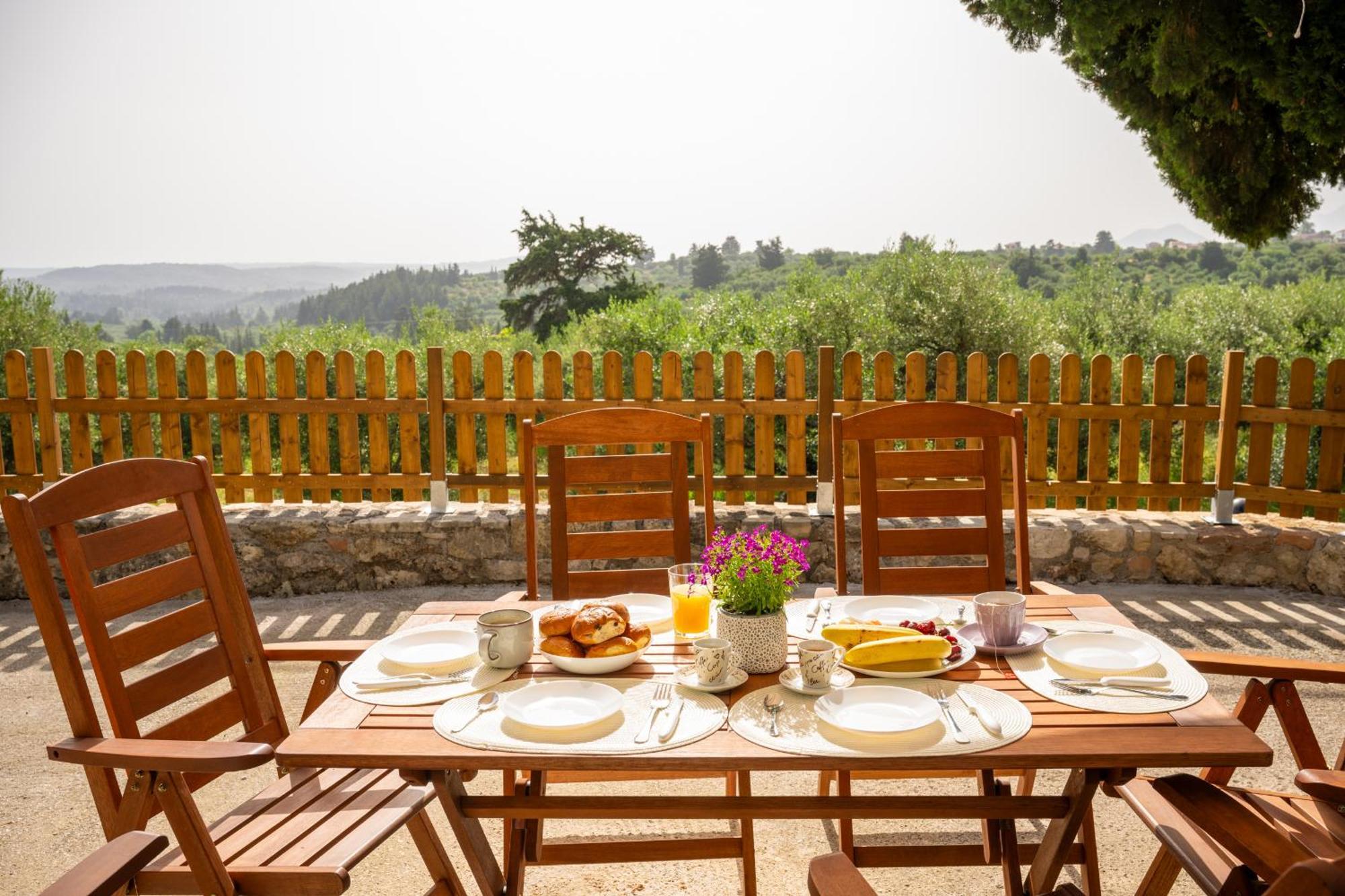 Liofito Village House Pemonia Bagian luar foto