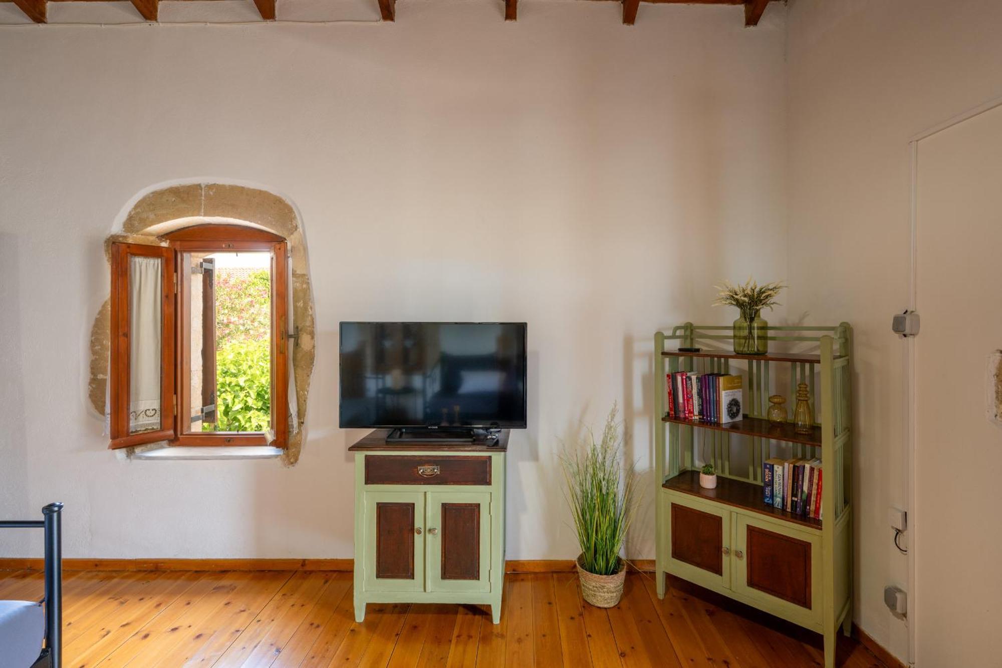 Liofito Village House Pemonia Bagian luar foto