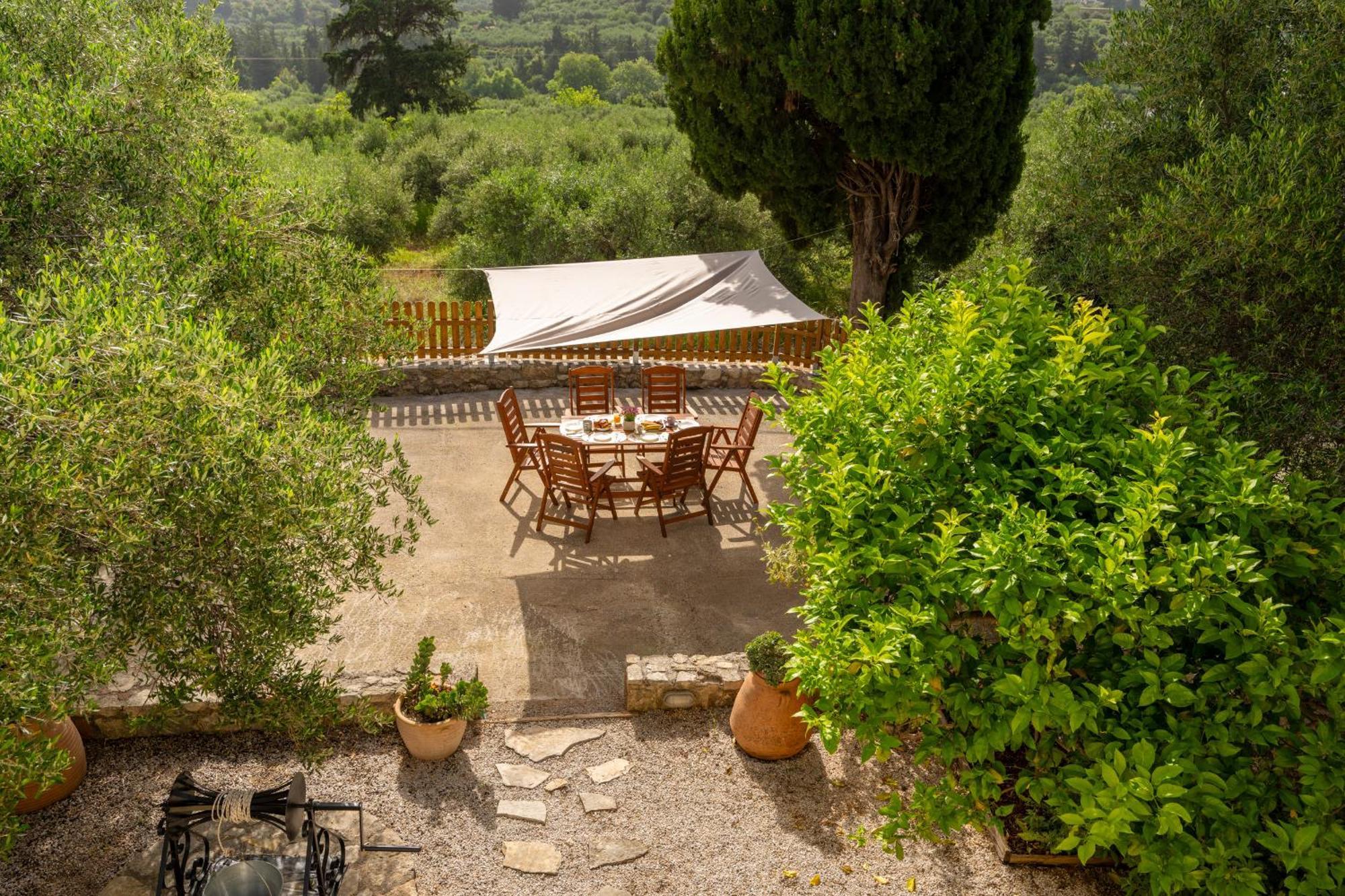 Liofito Village House Pemonia Bagian luar foto