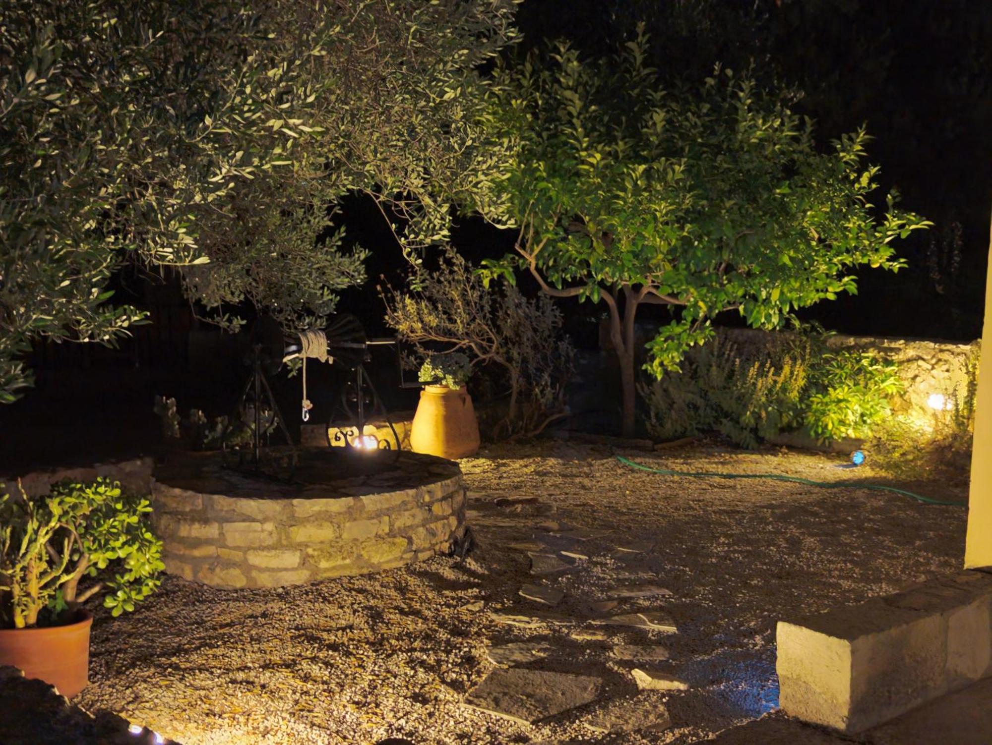 Liofito Village House Pemonia Bagian luar foto