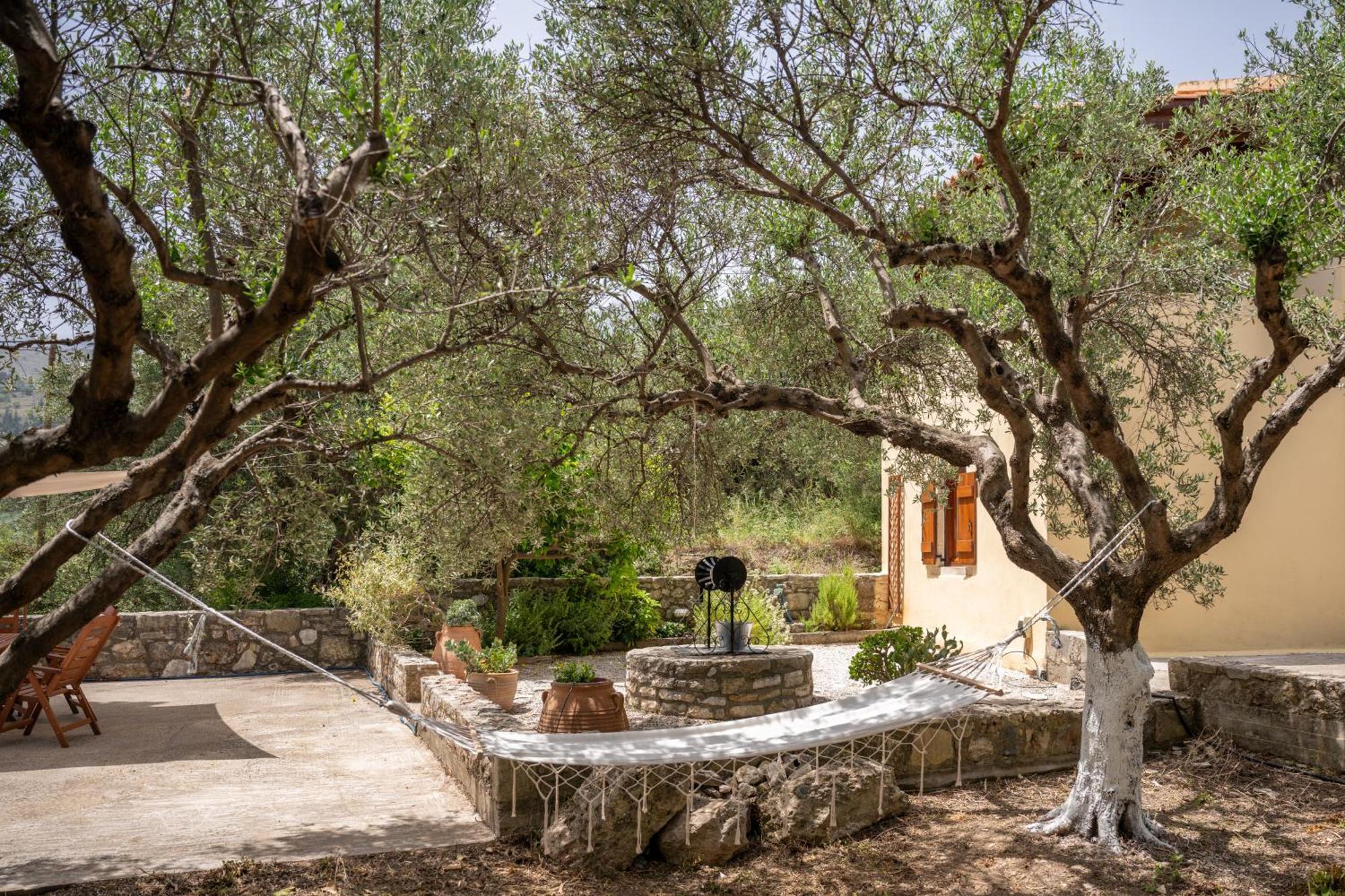 Liofito Village House Pemonia Bagian luar foto